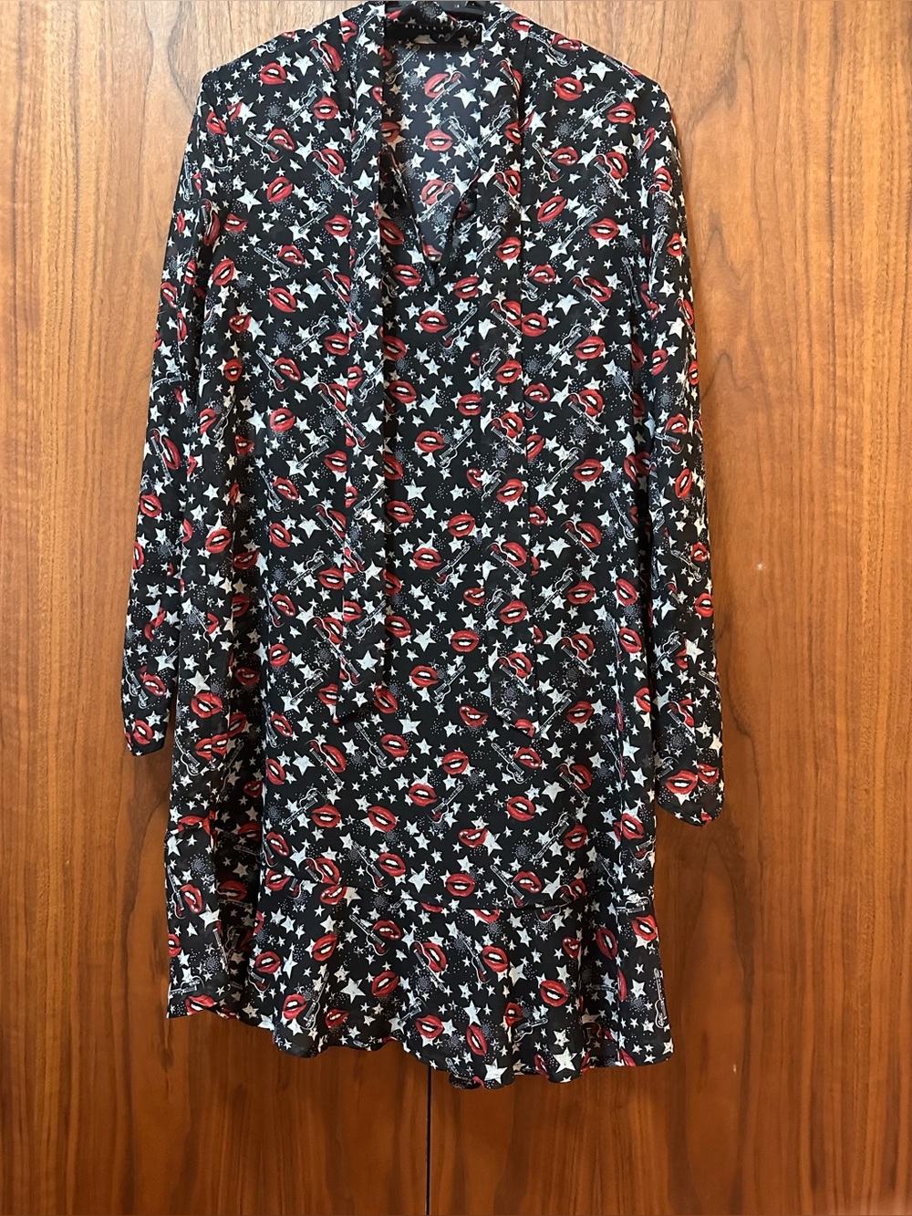 Sisley Black Long-Sleeve Dress with Red Lip Rocker Guitar & White Star Print